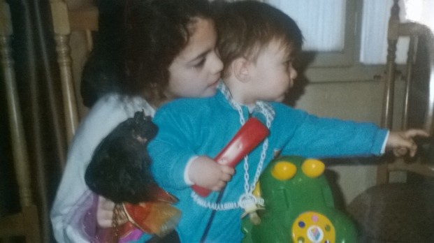Mi hermana Clara y yo, tal día como hoy en 1998.